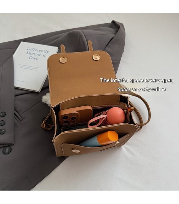 British-style Retro Chic Womens Backpack - Image 35