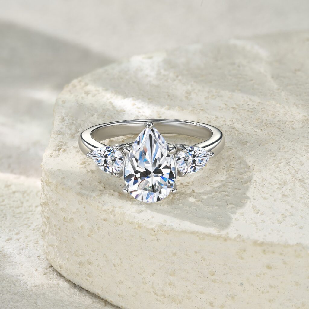 Engraved With Top-quality Moissanite, This Luxurious And Fashionable Minimalist Jewelry Set Features Exquisite Silver Accessories For Ladies. Made Of S925 Silver With Electroplated Platinum.