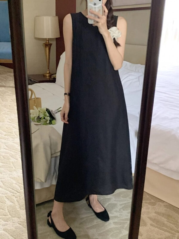 Elegant Midi Round-neck Sleeveless Vest Dress - Image 9