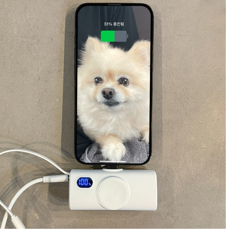 Wireless Magnetic Watch Power Bank With Built-in Cable - Image 11