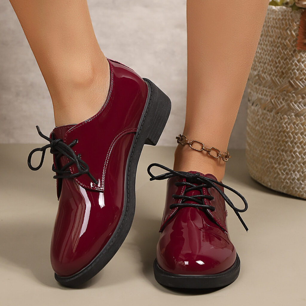 Women's Fashionable Retro Plus-Size Lace-Up Flat Shoes