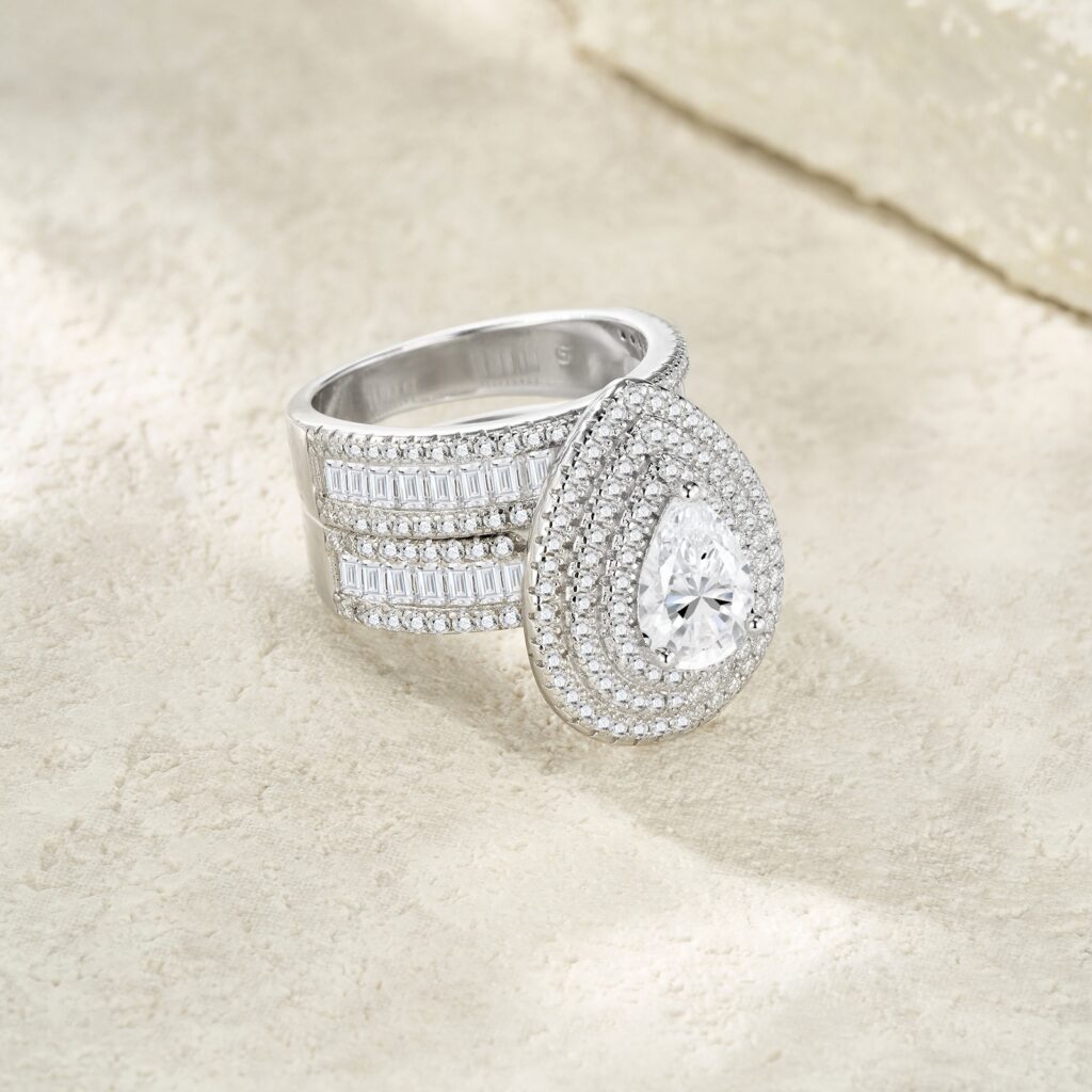 Engraved With Top-quality Moissanite, This Luxurious And Fashionable Minimalist Jewelry Set Features Exquisite Silver Accessories For Ladies. Made Of S925 Silver With Electroplated Platinum.