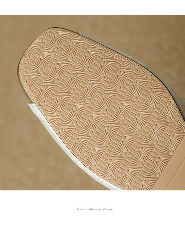 Women's Retro Plus-Size Chunky-Heel Pumps - Image 21