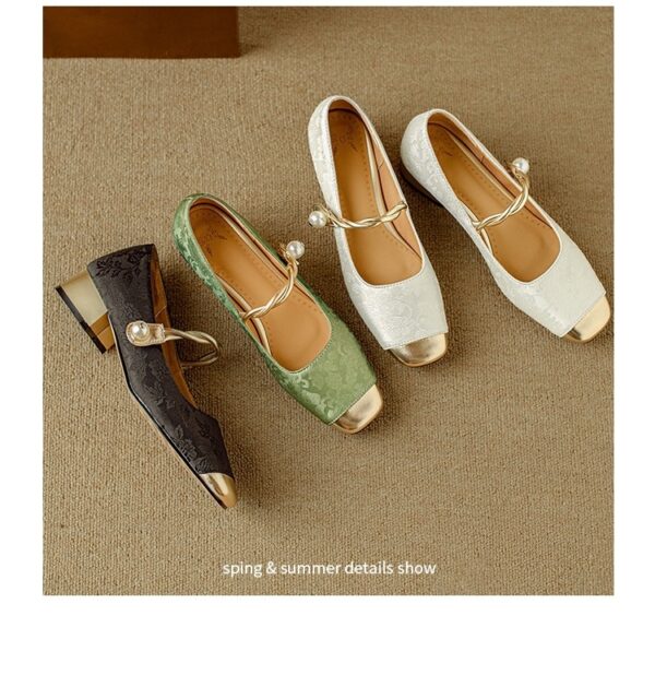 Women's Retro Plus-Size Chunky-Heel Pumps - Image 9
