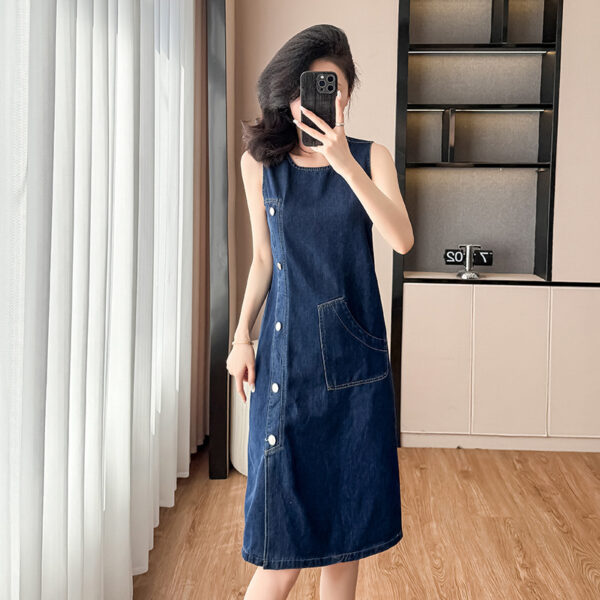 Loose-fitting Straight-cut Dress - Image 4