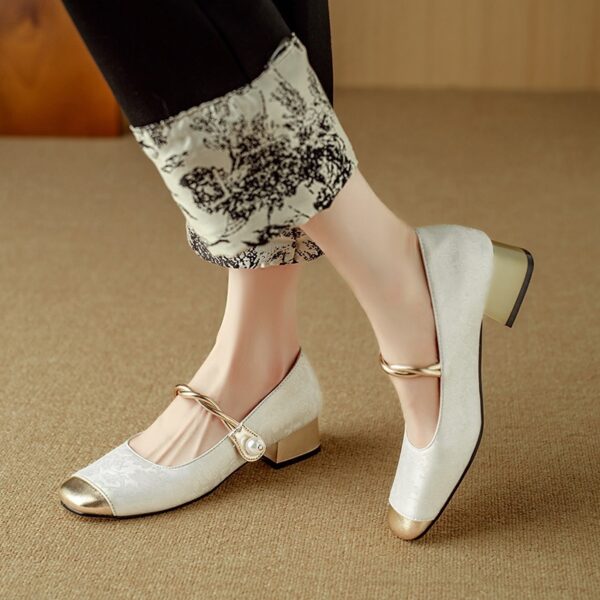 Women's Retro Plus-Size Chunky-Heel Pumps - Image 34