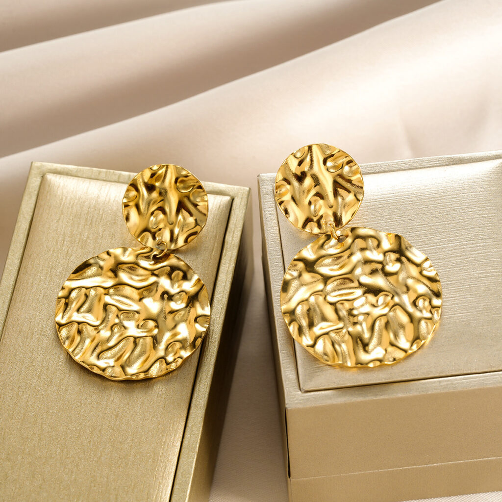 European And American Popular Exaggerated Fashion Stud Earrings, Retro Luxury Design, Simple High-Grade Jewelry For Women