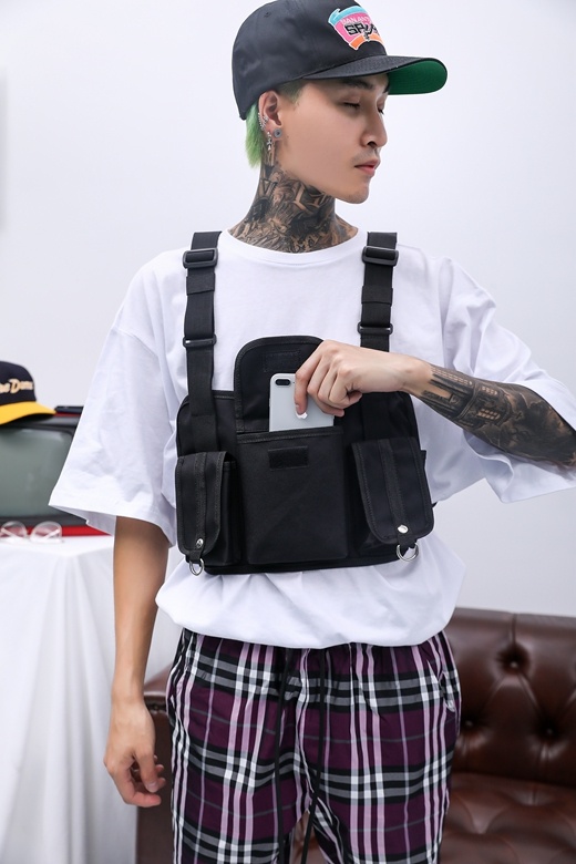Wild INS net red with the function KANYE WEST upper body tactical eat chicken multi-pocket vest pocket chest bag - Image 6