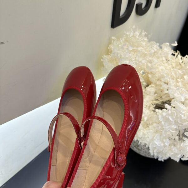 Round-toe Strap-detail Red Chunky-heel Mary Jane Shoes - Image 9