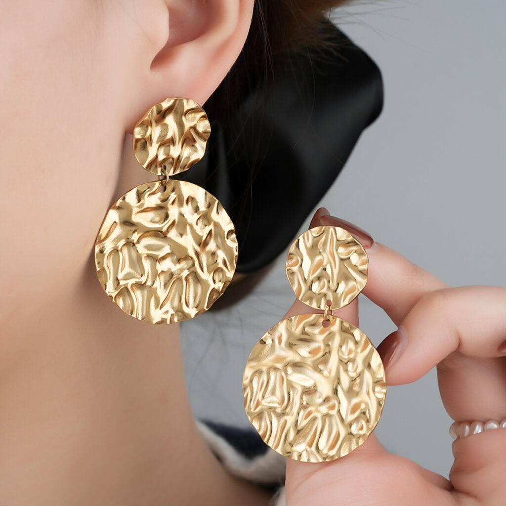 European And American Popular Exaggerated Fashion Stud Earrings, Retro Luxury Design, Simple High-Grade Jewelry For Women