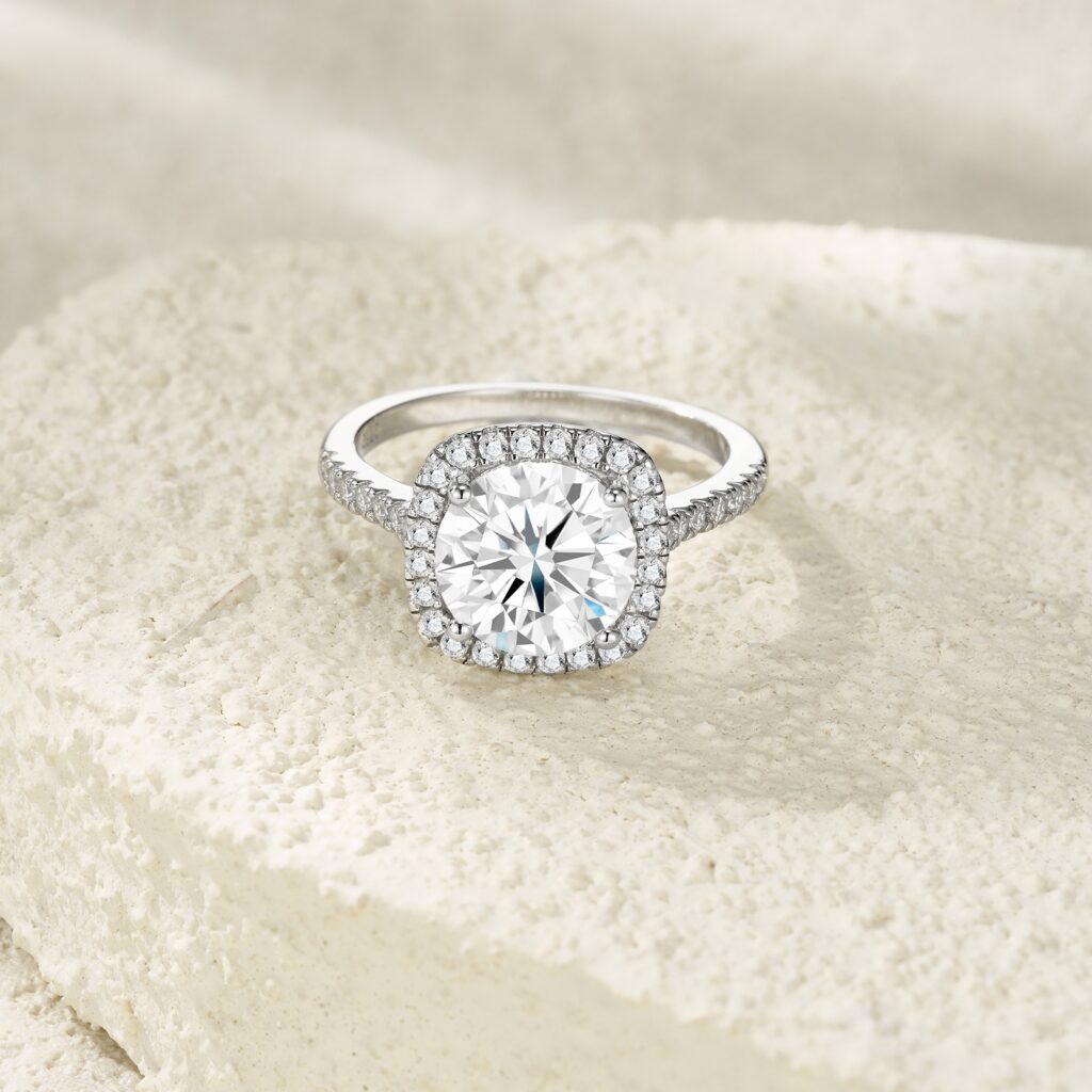 2-carat Luxury Fashion Minimalist Trend Jewelry Silver Ring Set With Top-quality Moissanite, Made Of S925 Silver With Electroplated Platinum.