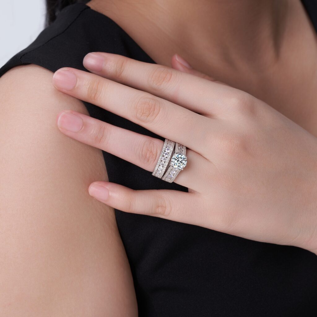 2-carat Luxury Fashion Minimalist Trend Jewelry Silver Ring Set With Top-quality Moissanite, Made Of S925 Silver With Electroplated Platinum.
