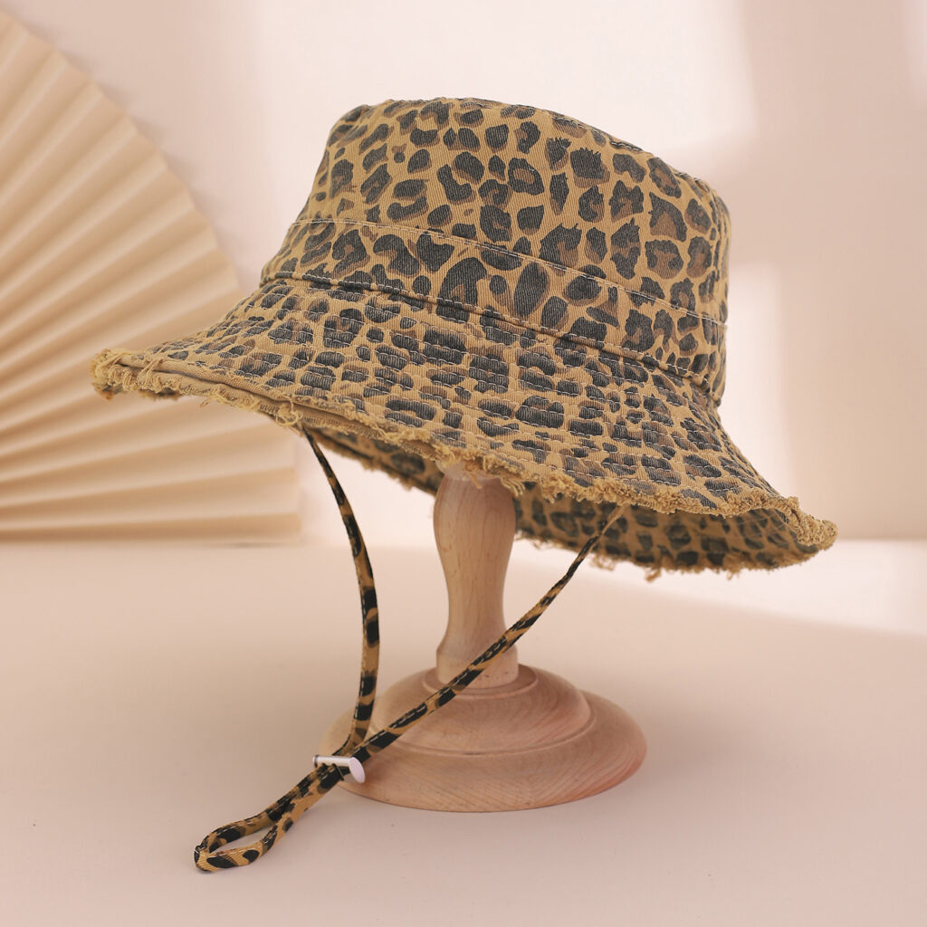 This Is A Fashionable European And American Fisherman's Hat With Leopard Print Trim, Adjustable Wide Brim, Sunshade And Wind Resistance. It Is Suitable For Daily Leisure And Outings