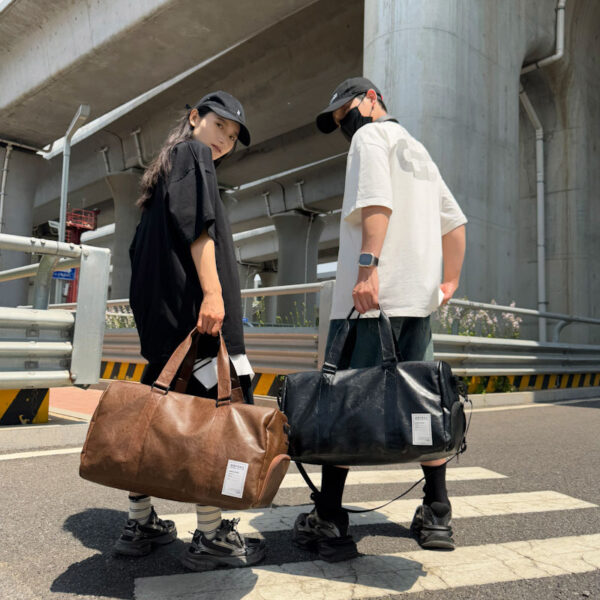 Men's Large-Capacity Fashionable Sports Fitness Bag - Image 5