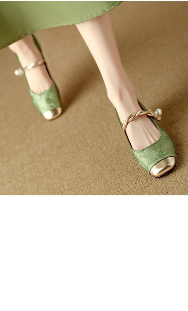 Women's Retro Plus-Size Chunky-Heel Pumps - Image 19