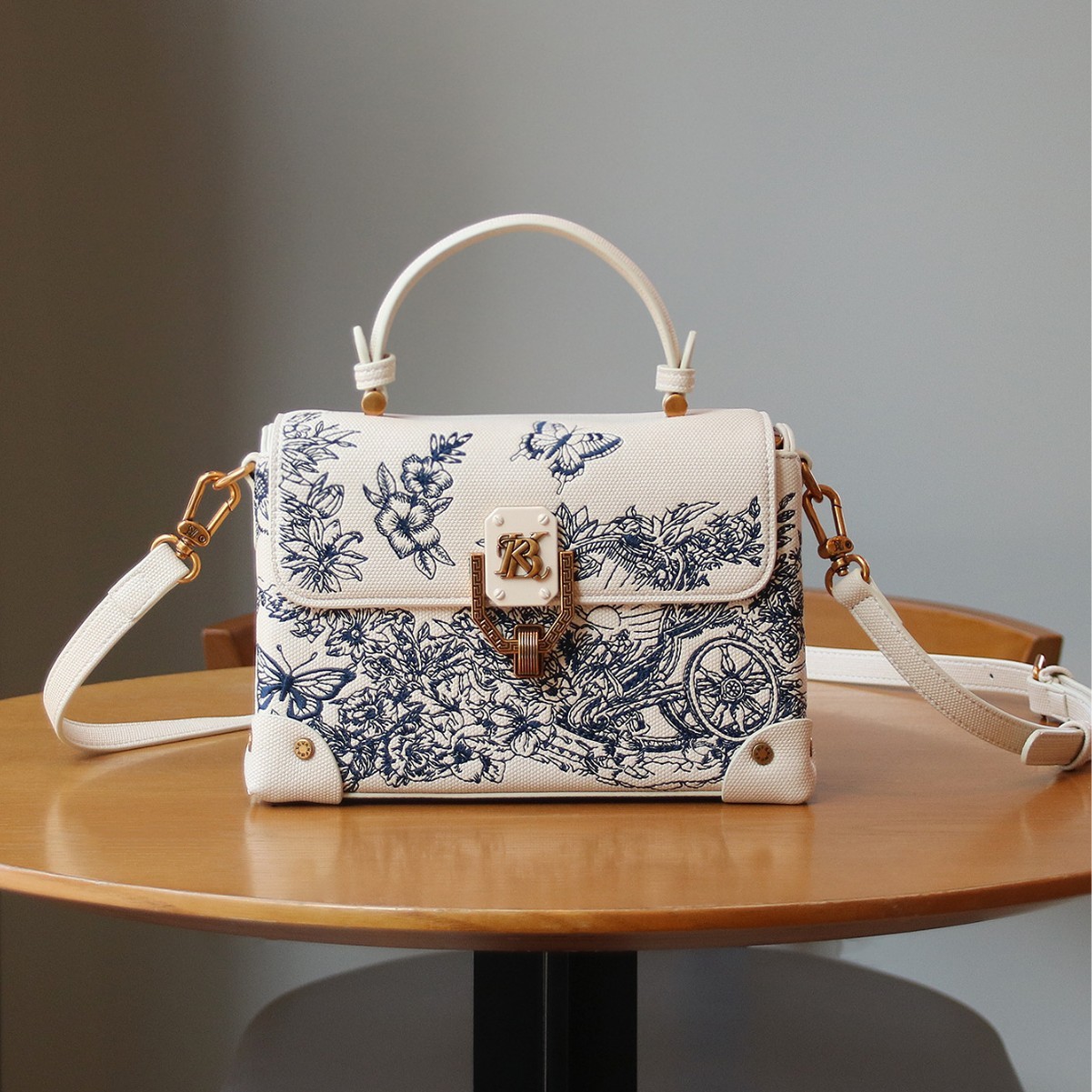 Light-luxury Intricately Embroidered Tote Shoulder Or Crossbody Bag For Women - Image 1