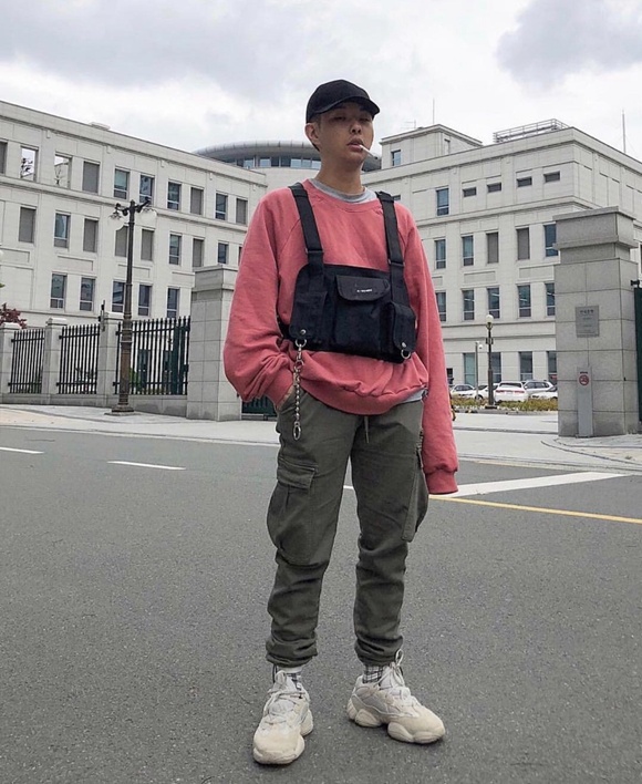 Wild INS net red with the function KANYE WEST upper body tactical eat chicken multi-pocket vest pocket chest bag - Image 4