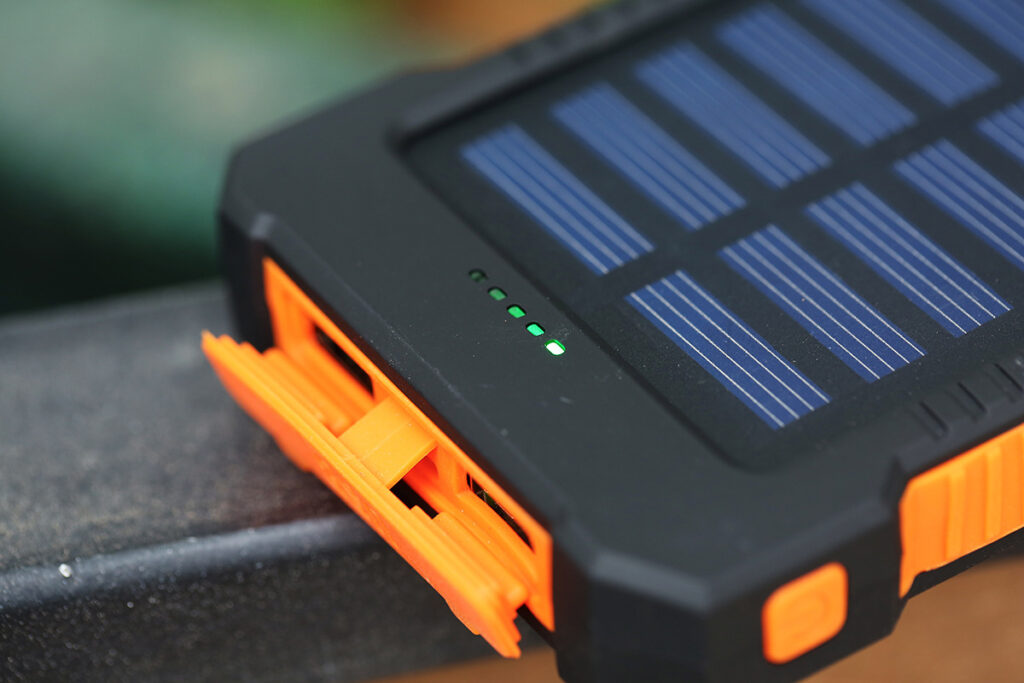 Universal Ultra-thin Mobile Phone Solar Charger Camping Lights