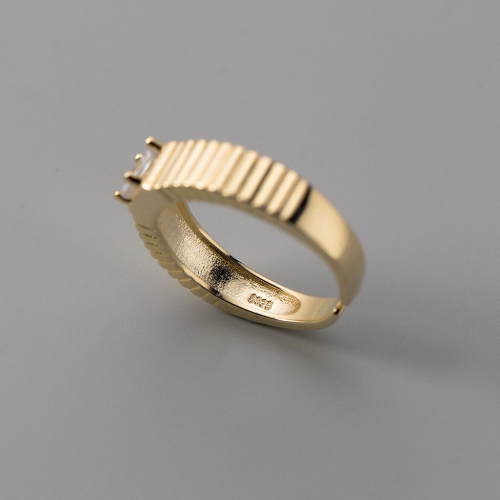 Korean-style Minimalist Vertical-stripe Zircon Ring