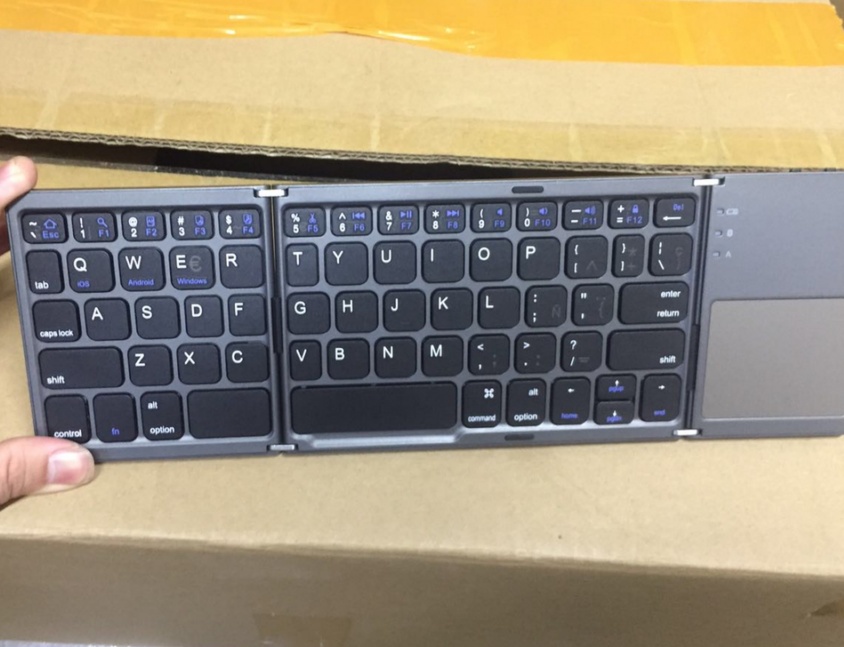 Ultra-thin Tri-fold Folding Touch Keyboard - Image 16