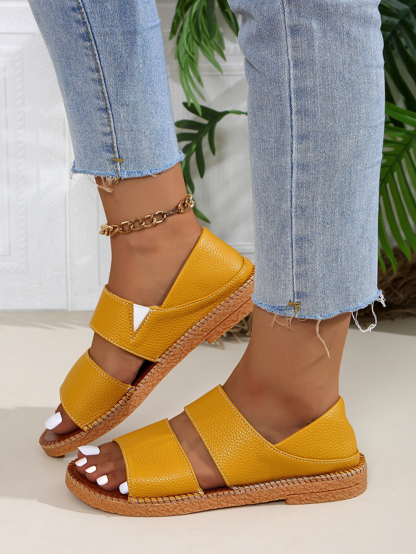 New Fairy-style Flat Soft Soled Sandals - Image 13