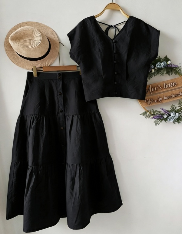 Gentle Style V-neck Button-down Sleeveless Top And High-waisted Skirt Set For Women - Image 7