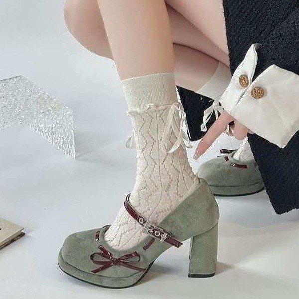 Women's Retro Bowtie Chunky Heel High Heels - Image 3