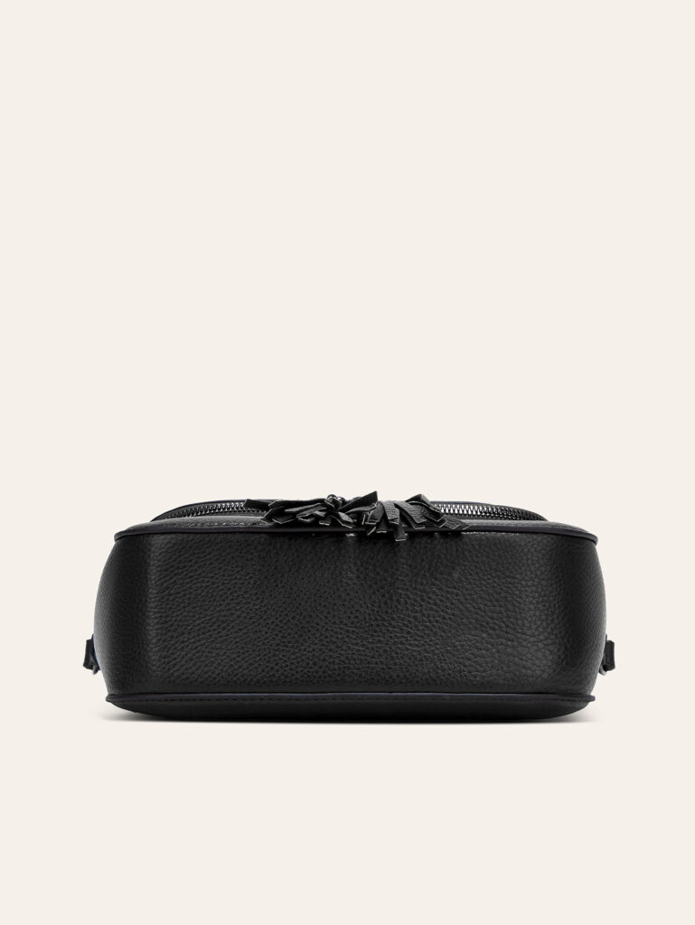 European And American-style Fashionable Flip-top Saddle Bag With Tassels