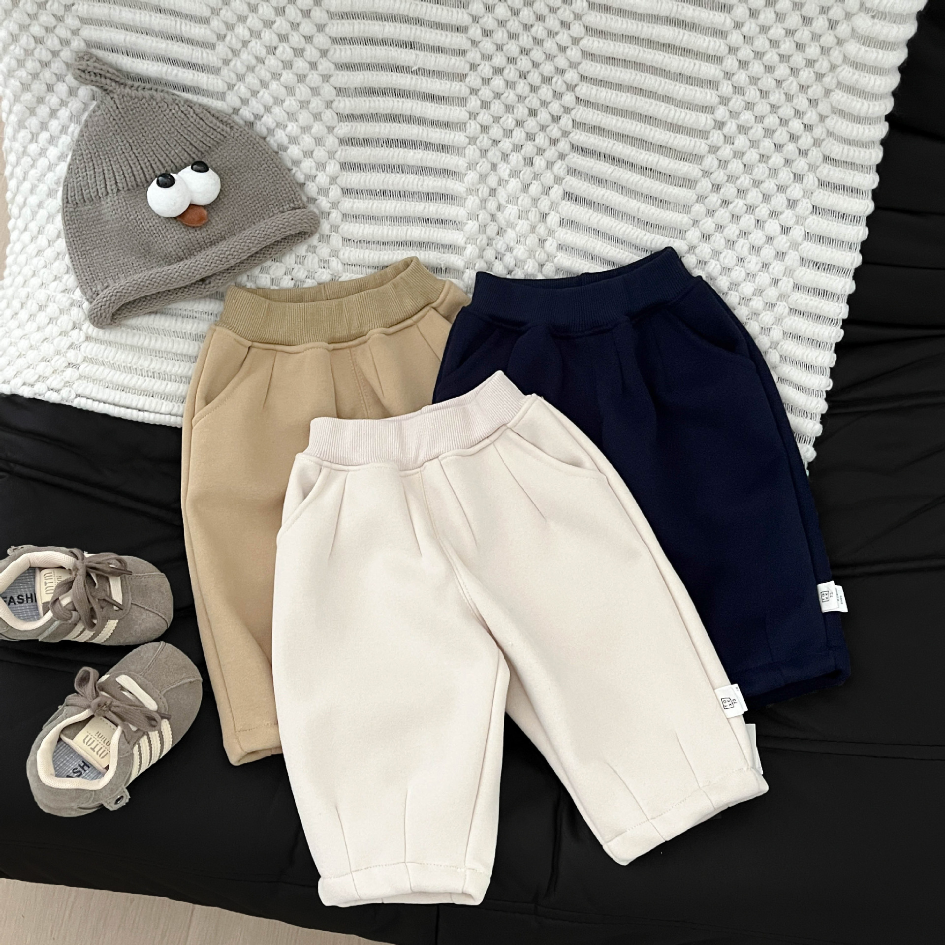 Fleece-lined Embroidered Thickened Casual Warm Pants - Image 1