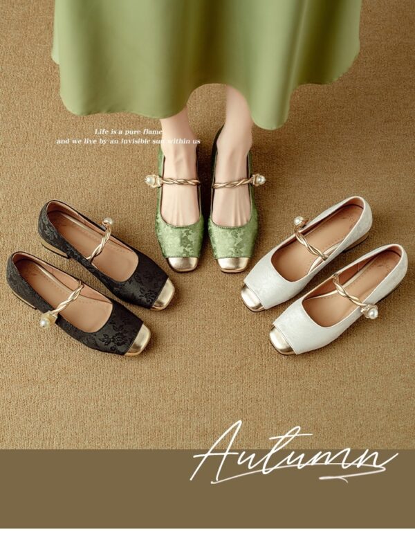 Women's Retro Plus-Size Chunky-Heel Pumps - Image 28