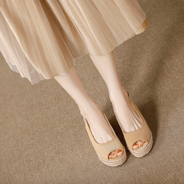 Summer Sponge Cake-Style Thick-Soled Waterproof Platform High-Heel Fashionable Cross-Strap Buckle Sandals For Women - Image 16