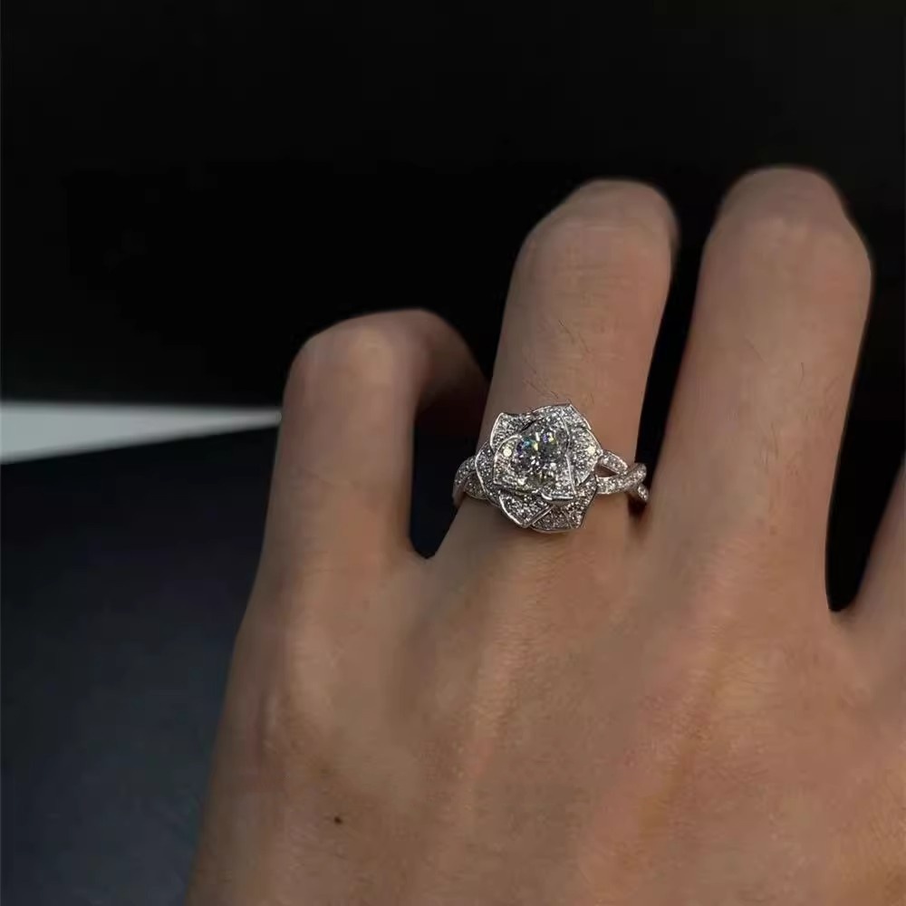 Clear And Cool Zircon Micro Inlaid Three-dimensional Rose Ring - Image 1