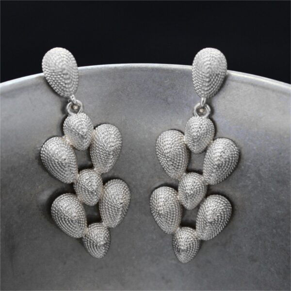 European And American French-style Vintage Plain Gold Earrings - Image 2