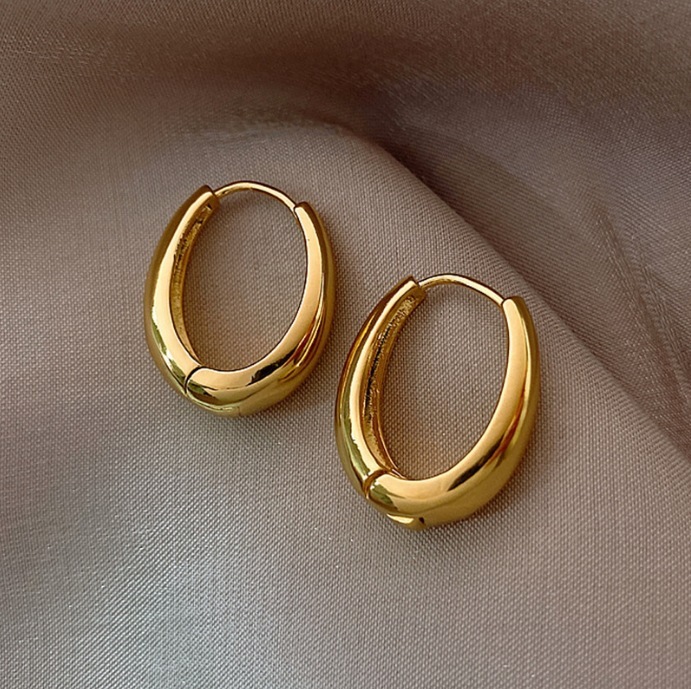 1 Pair New Arrival French Vintage Metal Hoop Earrings, Minimalist Niche Design Circle Star Ins Style High-End Fashion Stud Earrings For Women - Image 4