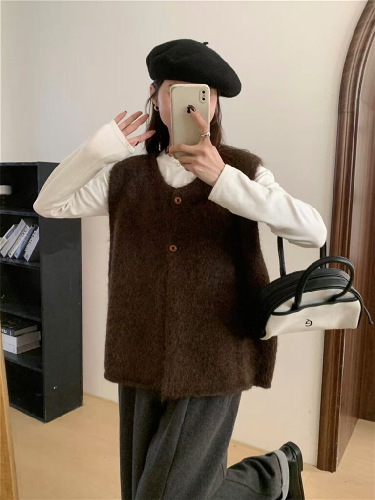 Korean-style Minimalist Versatile Loose-fit Layered Knit Vest
