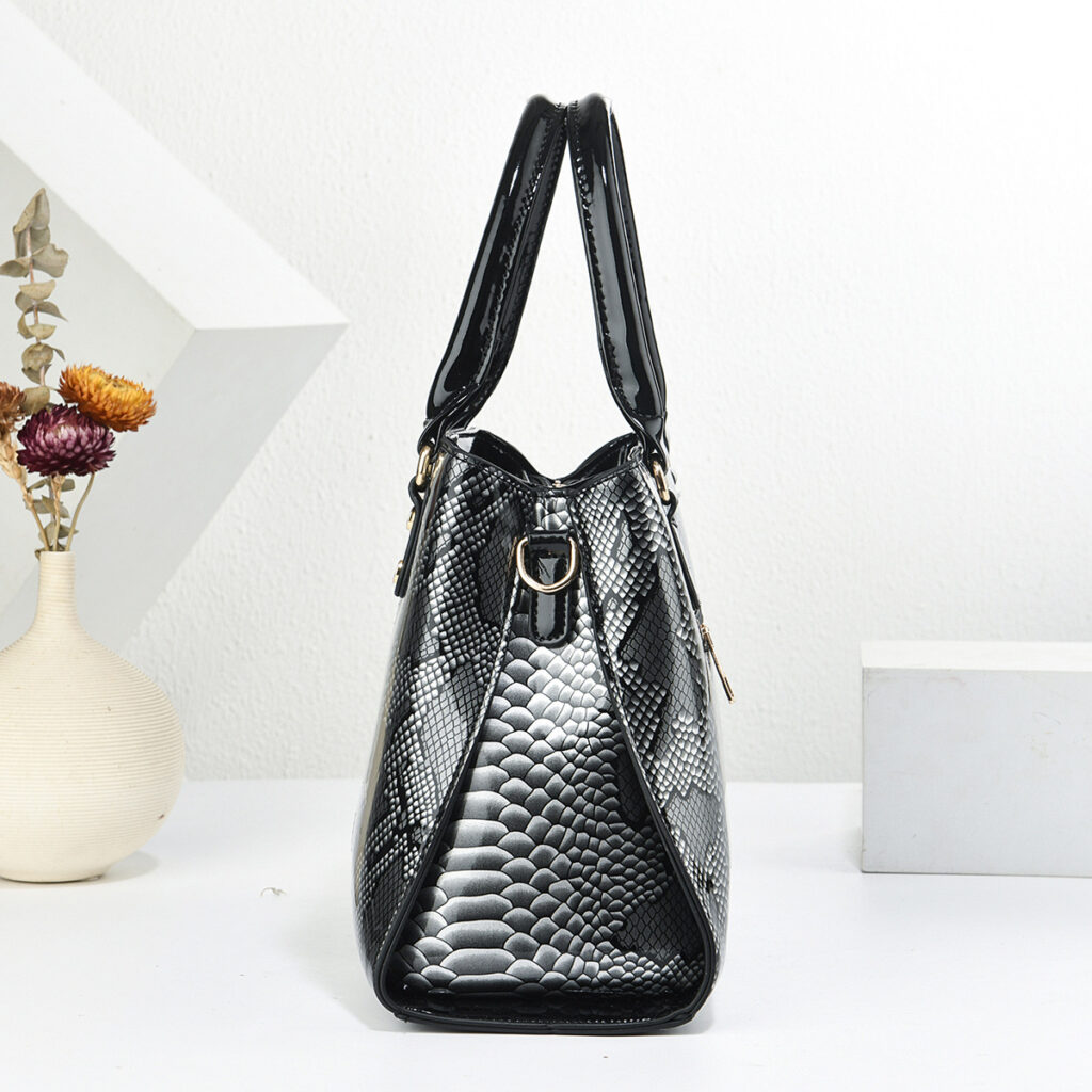 Large-capacity Trendy Shouldercrossbody Tote Bag