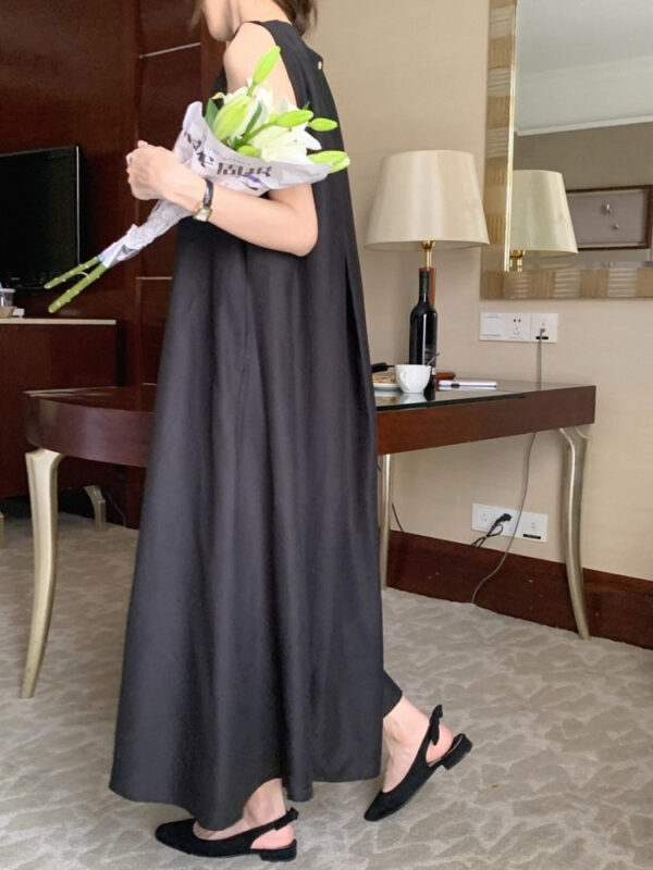 Elegant Midi Round-neck Sleeveless Vest Dress - Image 17