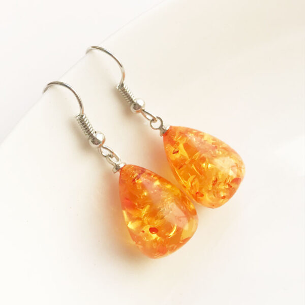 High-end, Sophisticated Beeswax-shaped Earrings - Image 10