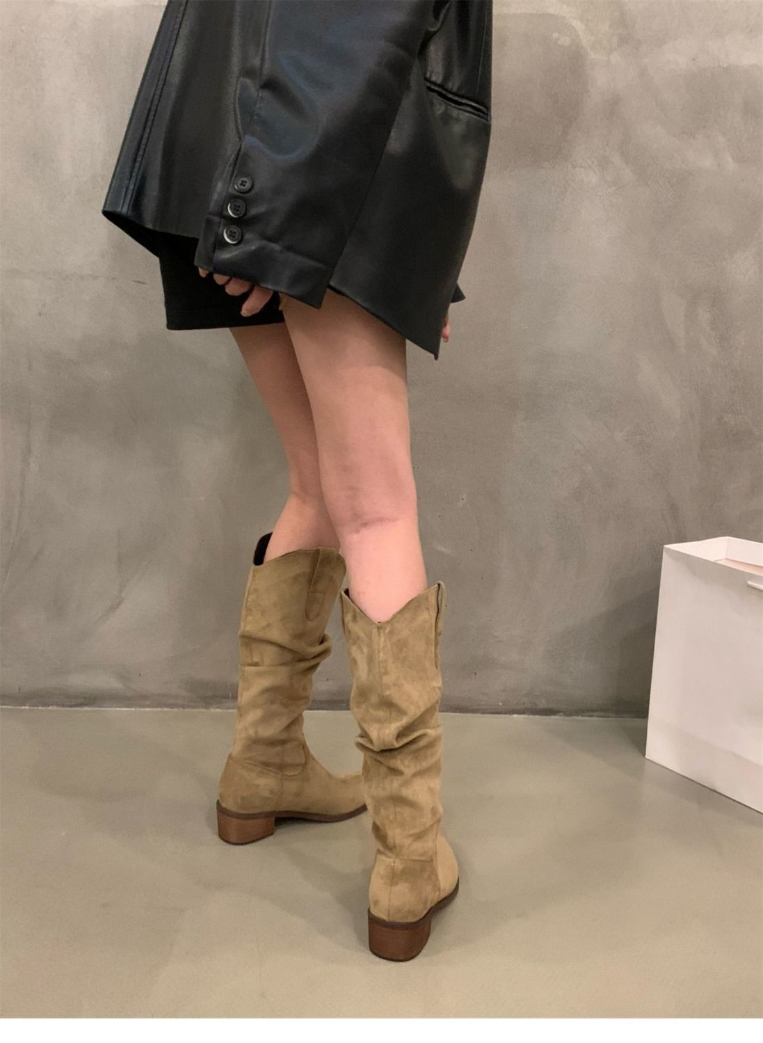 Retro-style Pointed-toe Womens Shoes Chunky-heeled High Niche Minimalist Versatile Boots - Image 9