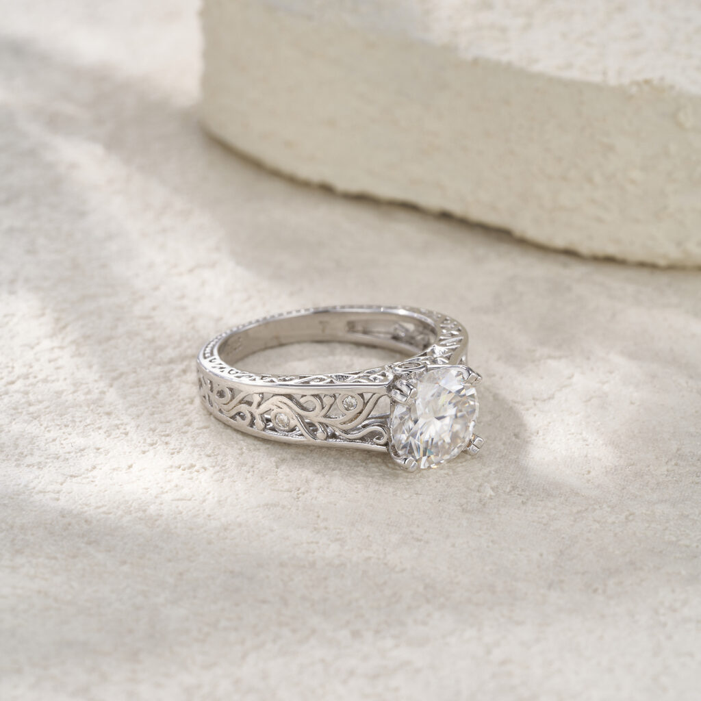 2-carat Luxury Fashion Minimalist Trend Jewelry Silver Ring Set With Top-quality Moissanite, Made Of S925 Silver With Electroplated Platinum.