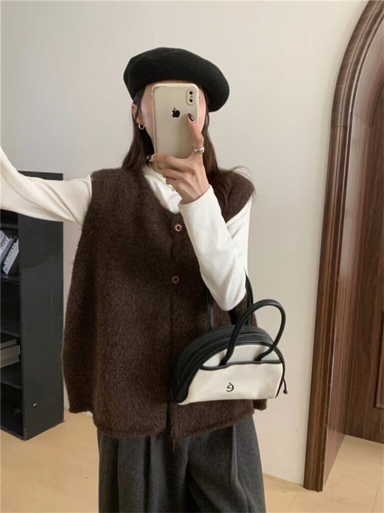 Korean-style Minimalist Versatile Loose-fit Layered Knit Vest