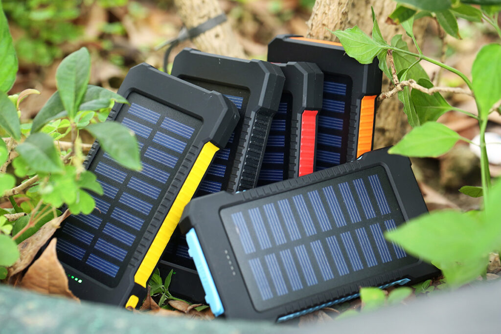Universal Ultra-thin Mobile Phone Solar Charger Camping Lights