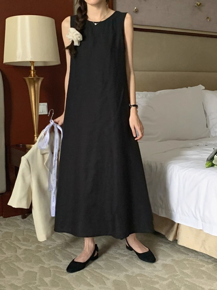 Elegant Midi Round-neck Sleeveless Vest Dress - Image 45