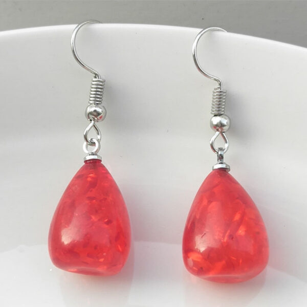High-end, Sophisticated Beeswax-shaped Earrings - Image 4