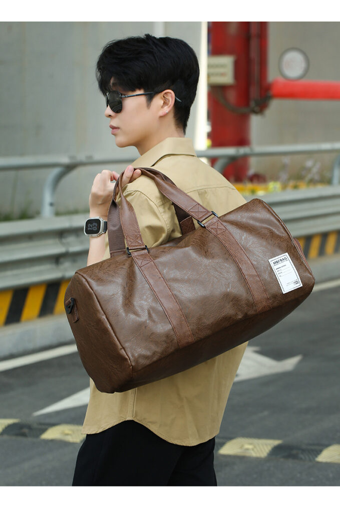 Men's Large-Capacity Fashionable Sports Fitness Bag