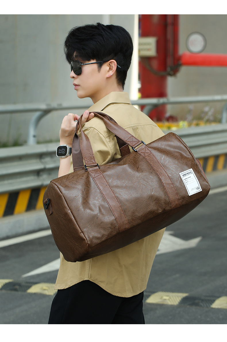Men's Large-Capacity Fashionable Sports Fitness Bag - Image 13