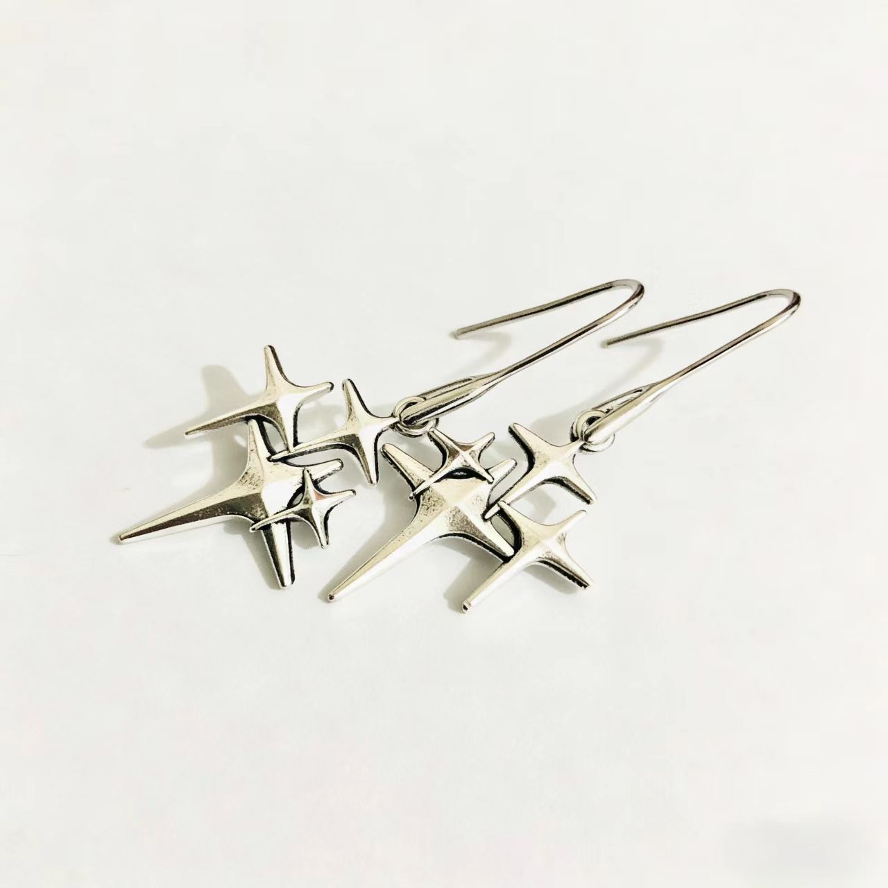 Unique Irregular Silver Copper Womens Instagram-Style High-End Earrings - Image 3