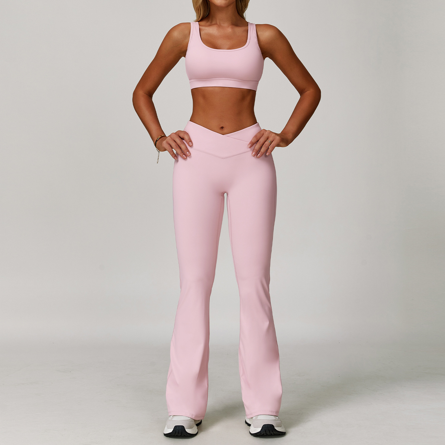 Dare To Show Off This Cross-border Color-block Yoga Set With A Beautiful Back - Image 1