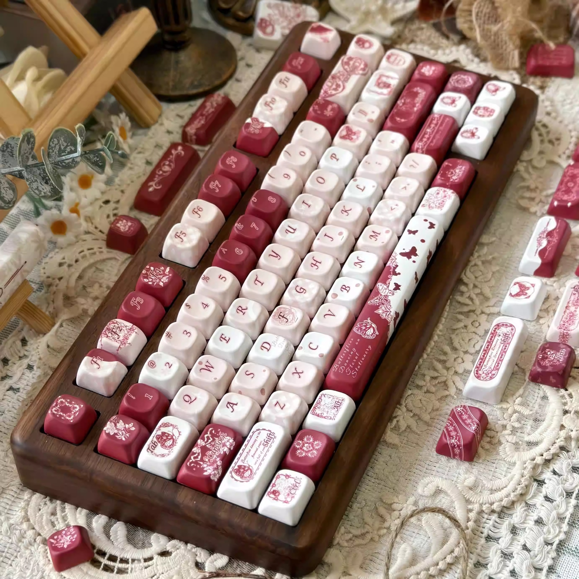 Butterfly Flower Note Original PBT Five-sided Dye-sublimation Mechanical Keyboard Keycaps - Image 1