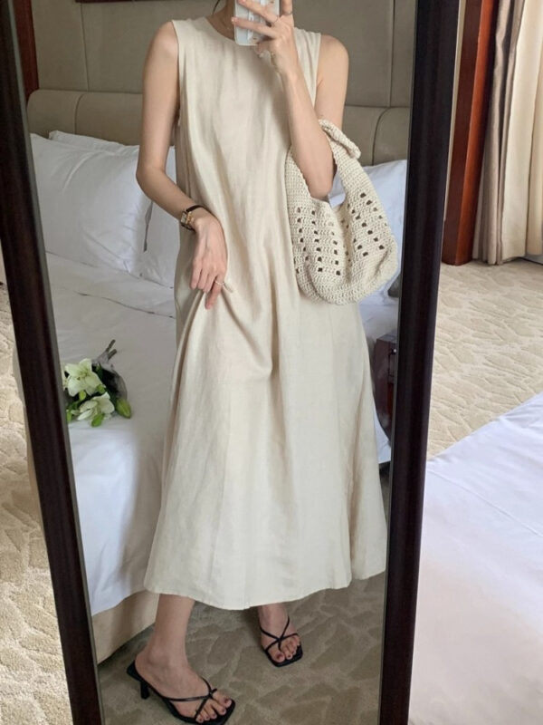 Elegant Midi Round-neck Sleeveless Vest Dress - Image 39